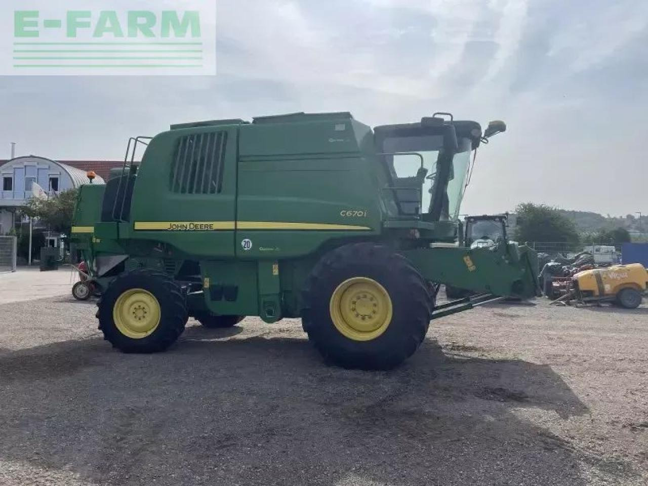 John Deere c670i - Kombajn za žetvu: slika John Deere c670i - Kombajn za žetvu John Deere c670i - Kombajn za žetvu: slika John Deere c670i - Kombajn za žetvu