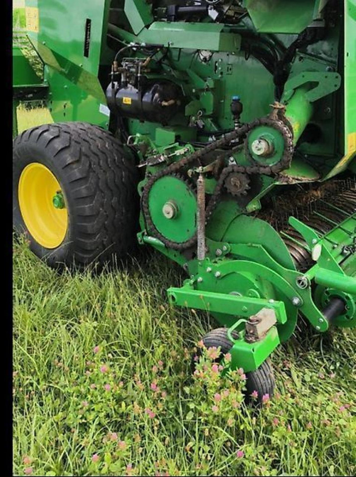 John Deere f 441 r - Kvadratna balirka: slika John Deere f 441 r - Kvadratna balirka John Deere f 441 r - Kvadratna balirka: slika John Deere f 441 r - Kvadratna balirka