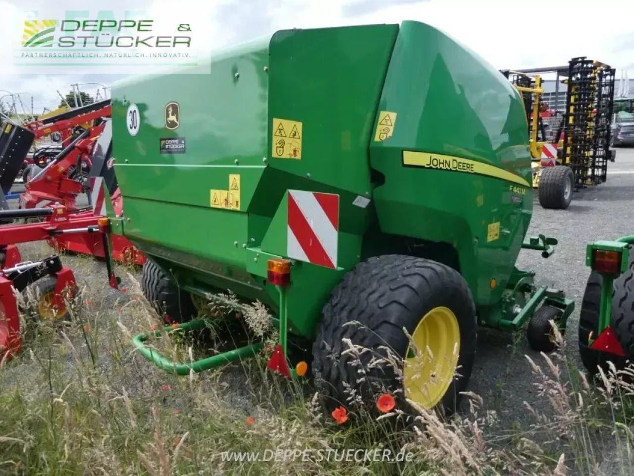 John Deere f441 m - Kvadratna balirka: slika John Deere f441 m - Kvadratna balirka John Deere f441 m - Kvadratna balirka: slika John Deere f441 m - Kvadratna balirka