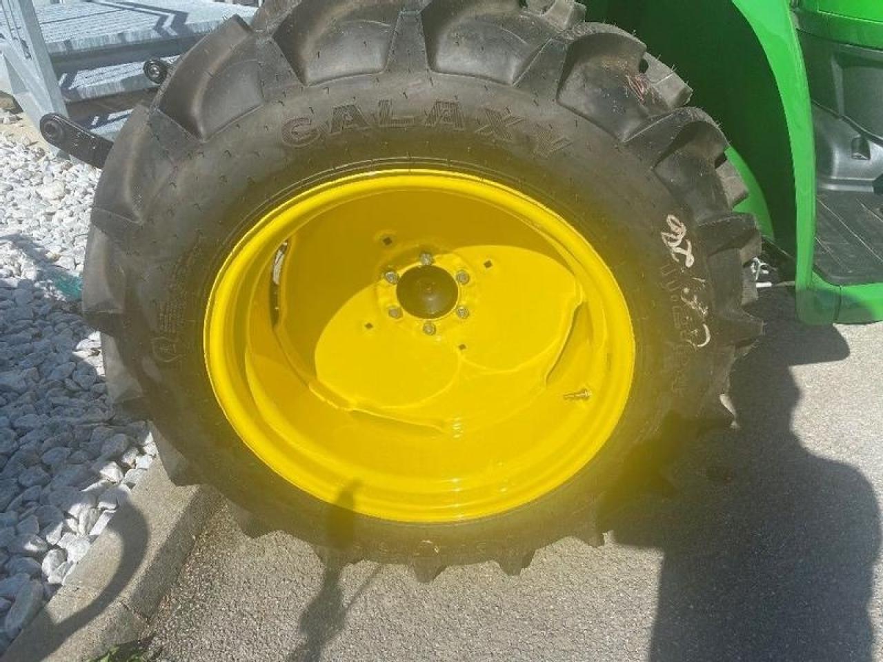 John Deere kompakttraktor - Mali traktor: slika John Deere kompakttraktor - Mali traktor John Deere kompakttraktor - Mali traktor: slika John Deere kompakttraktor - Mali traktor