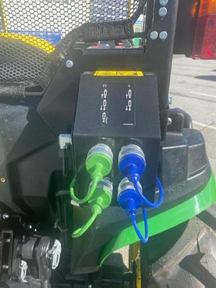 John Deere kompakttraktor - Mali traktor: slika John Deere kompakttraktor - Mali traktor John Deere kompakttraktor - Mali traktor: slika John Deere kompakttraktor - Mali traktor