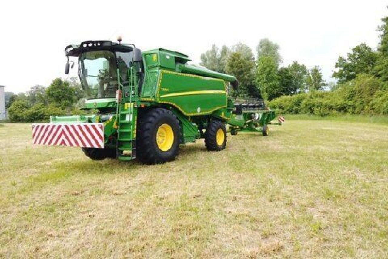John Deere mähdrescher t 550 i - Kombajn za žetvu: slika John Deere mähdrescher t 550 i - Kombajn za žetvu John Deere mähdrescher t 550 i - Kombajn za žetvu: slika John Deere mähdrescher t 550 i - Kombajn za žetvu