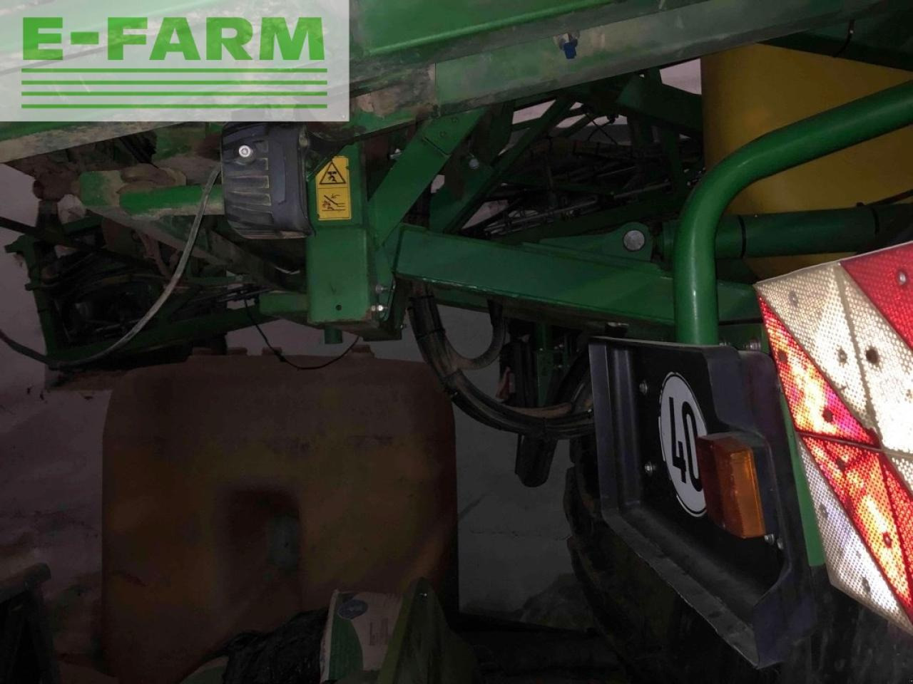 John Deere r962i - Vučena prskalica: slika John Deere r962i - Vučena prskalica John Deere r962i - Vučena prskalica: slika John Deere r962i - Vučena prskalica