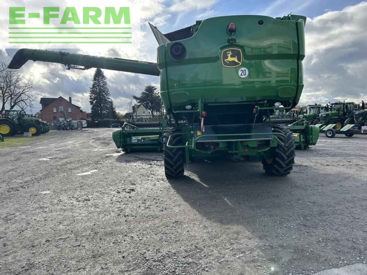 John Deere s685i - Kombajn za žetvu: slika John Deere s685i - Kombajn za žetvu John Deere s685i - Kombajn za žetvu: slika John Deere s685i - Kombajn za žetvu