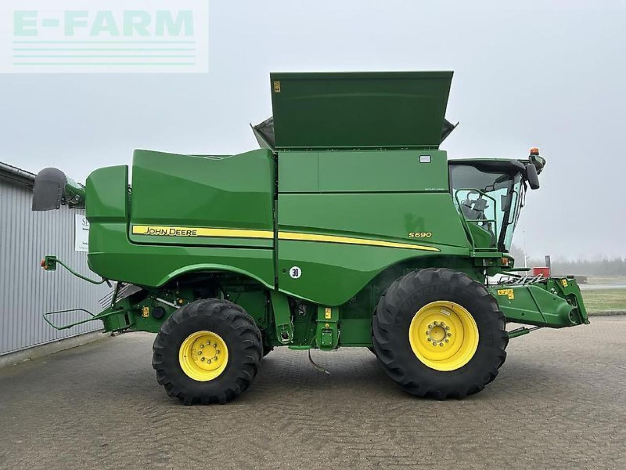 Kombajn za žetvu John Deere s690: slika Kombajn za žetvu John Deere s690 Kombajn za žetvu John Deere s690: slika Kombajn za žetvu John Deere s690