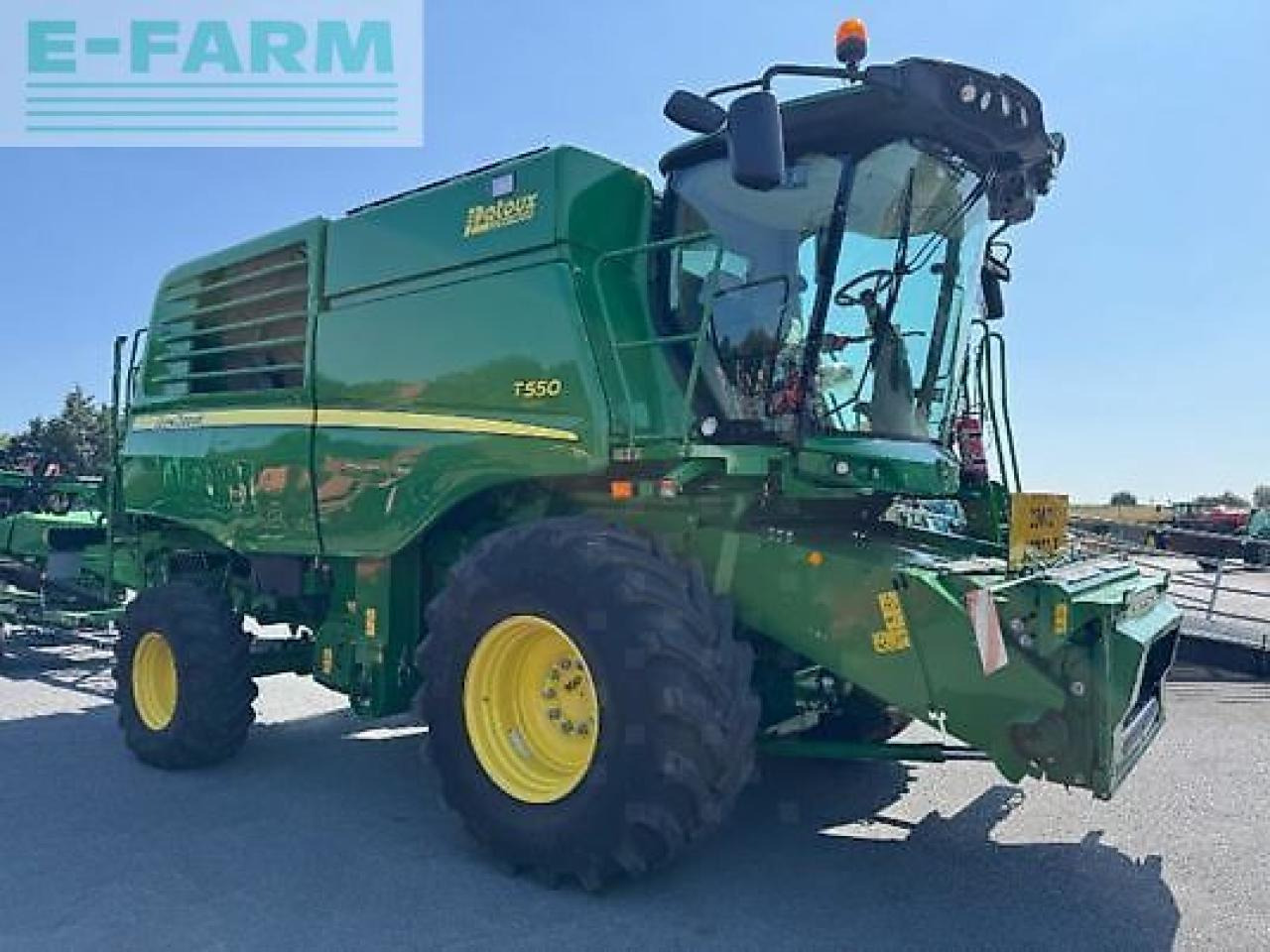 John Deere t550 - Kombajn za žetvu: slika John Deere t550 - Kombajn za žetvu John Deere t550 - Kombajn za žetvu: slika John Deere t550 - Kombajn za žetvu