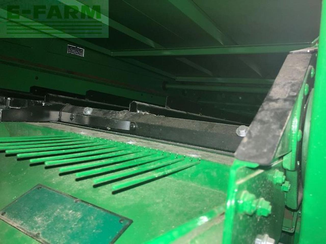 John Deere t560 hm - Kombajn za žetvu: slika John Deere t560 hm - Kombajn za žetvu John Deere t560 hm - Kombajn za žetvu: slika John Deere t560 hm - Kombajn za žetvu