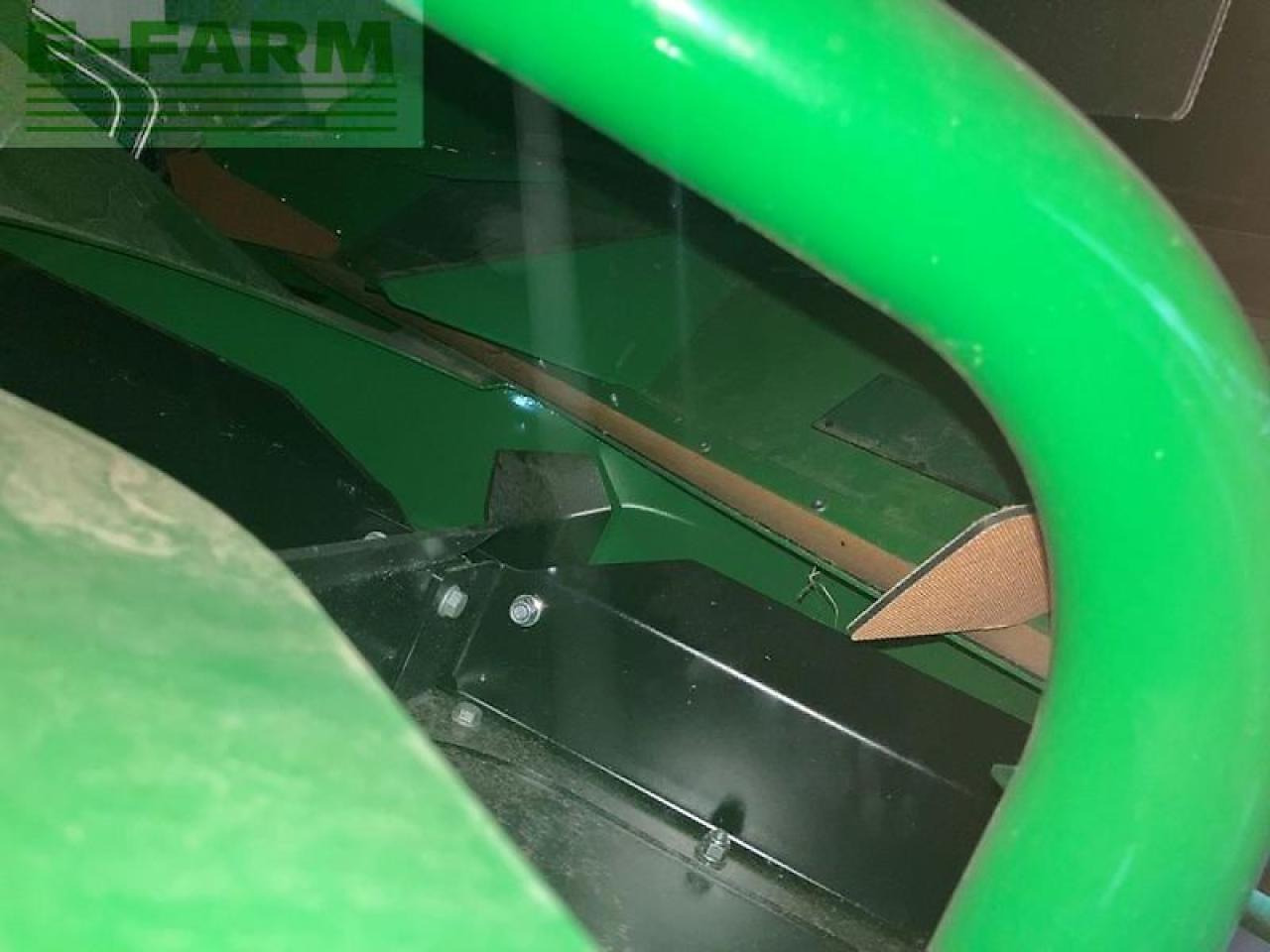 John Deere t560 hm - Kombajn za žetvu: slika John Deere t560 hm - Kombajn za žetvu John Deere t560 hm - Kombajn za žetvu: slika John Deere t560 hm - Kombajn za žetvu
