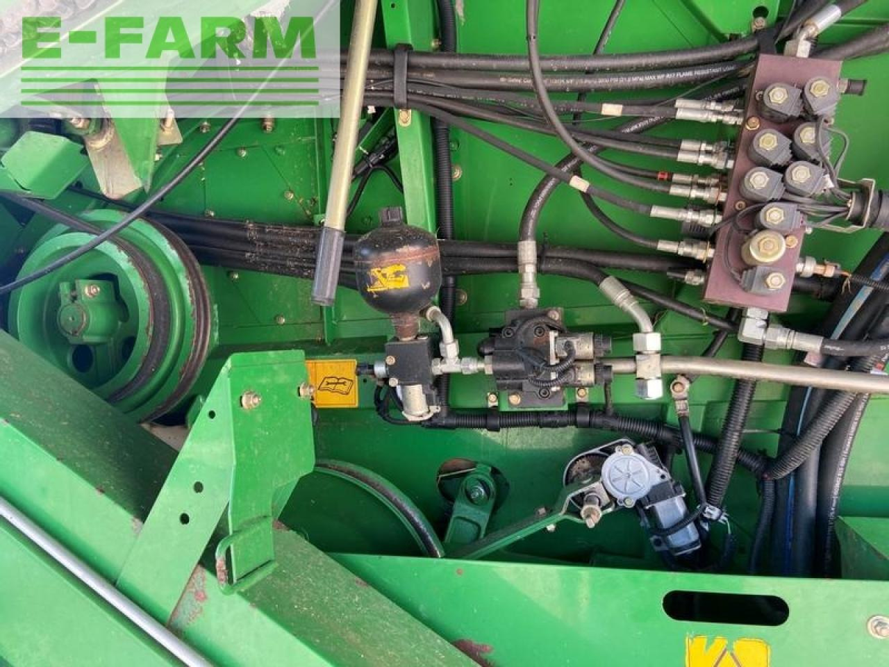 Kombajn za žetvu John Deere t660: slika Kombajn za žetvu John Deere t660 Kombajn za žetvu John Deere t660: slika Kombajn za žetvu John Deere t660