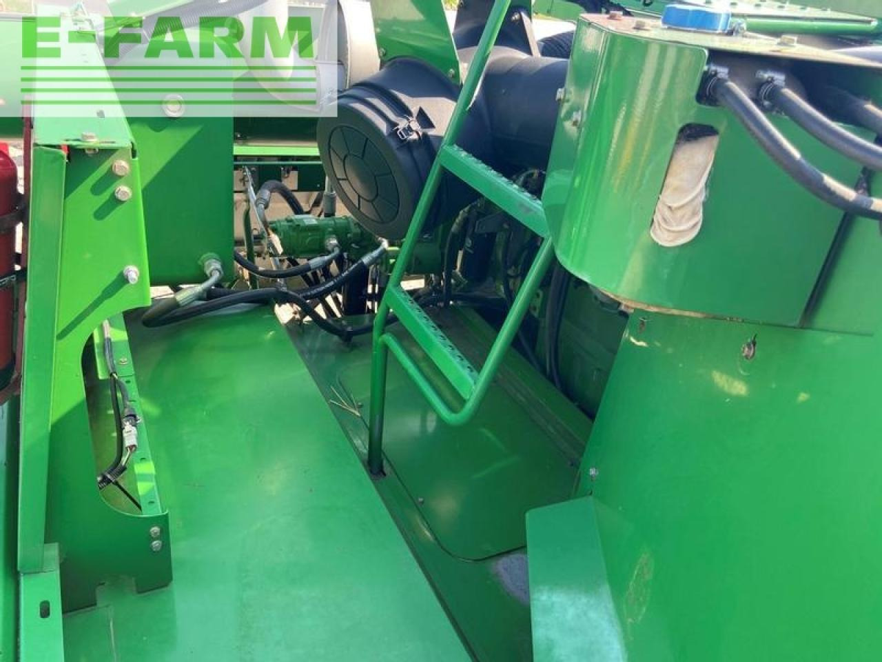 Kombajn za žetvu John Deere t660: slika Kombajn za žetvu John Deere t660 Kombajn za žetvu John Deere t660: slika Kombajn za žetvu John Deere t660