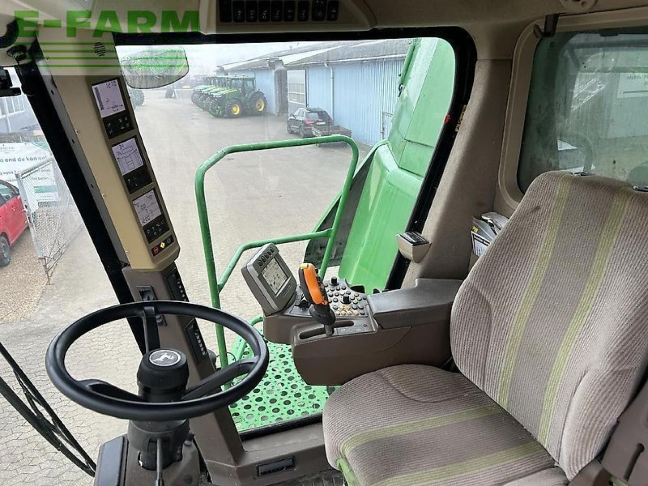 John Deere t660 - Kombajn za žetvu: slika John Deere t660 - Kombajn za žetvu John Deere t660 - Kombajn za žetvu: slika John Deere t660 - Kombajn za žetvu