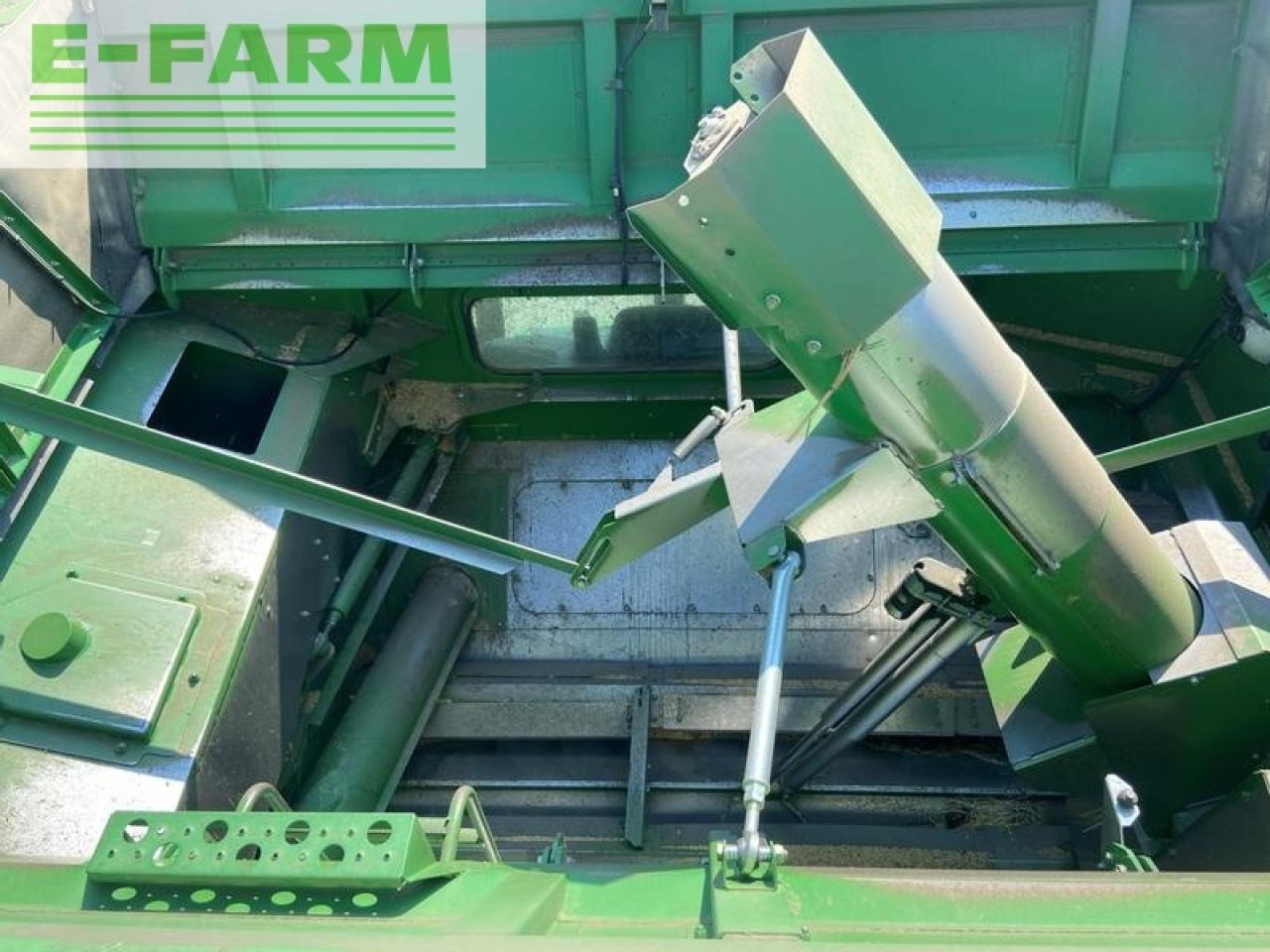 Kombajn za žetvu John Deere t660: slika Kombajn za žetvu John Deere t660 Kombajn za žetvu John Deere t660: slika Kombajn za žetvu John Deere t660