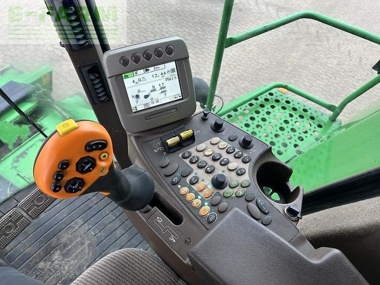 John Deere t660 - Kombajn za žetvu: slika John Deere t660 - Kombajn za žetvu John Deere t660 - Kombajn za žetvu: slika John Deere t660 - Kombajn za žetvu