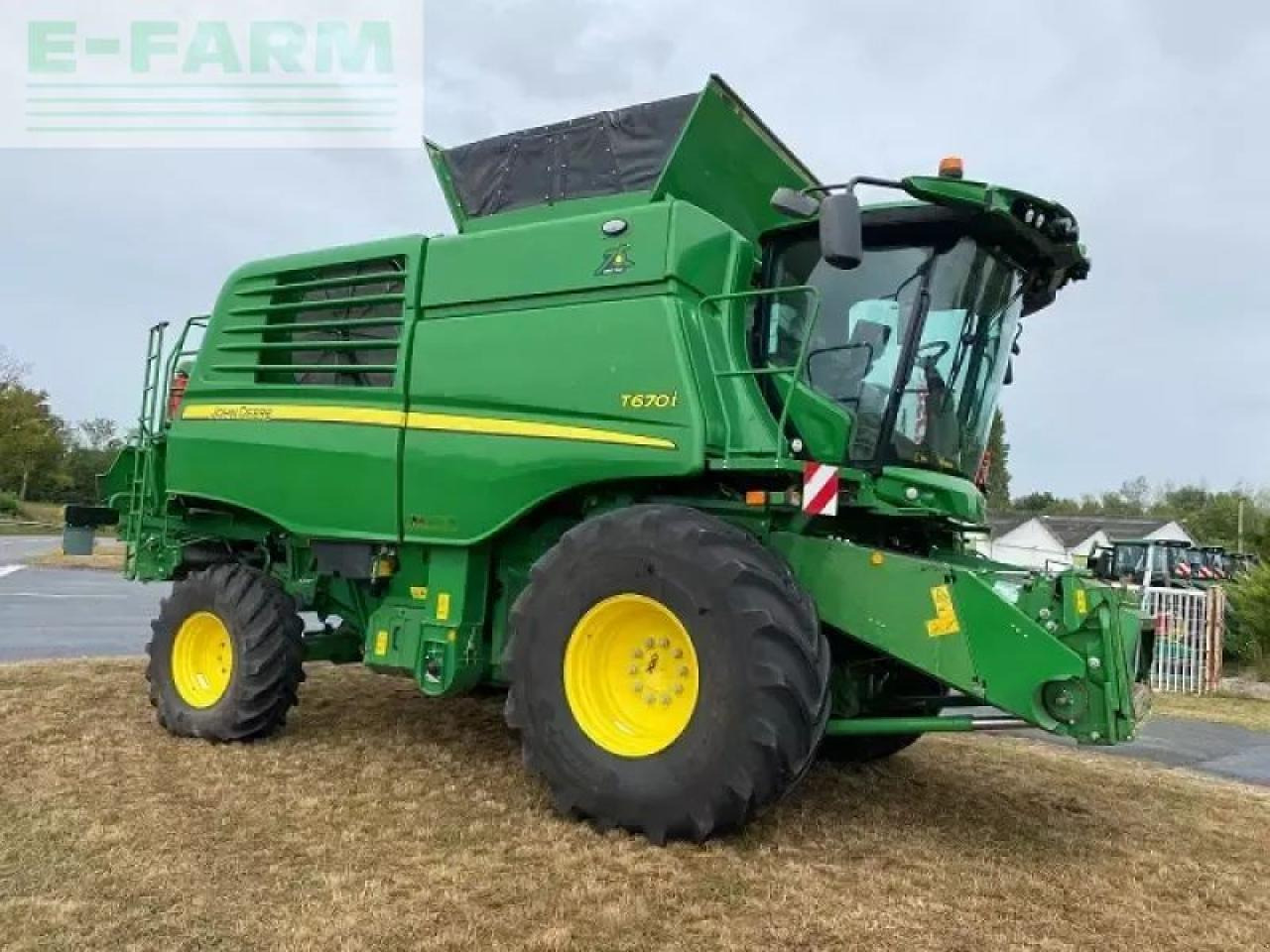 John Deere t670 - Kombajn za žetvu: slika John Deere t670 - Kombajn za žetvu John Deere t670 - Kombajn za žetvu: slika John Deere t670 - Kombajn za žetvu