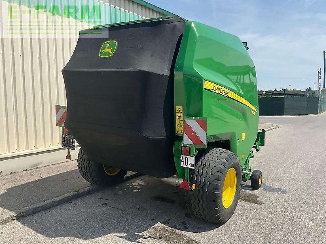 John Deere v451r - Kvadratna balirka: slika John Deere v451r - Kvadratna balirka John Deere v451r - Kvadratna balirka: slika John Deere v451r - Kvadratna balirka