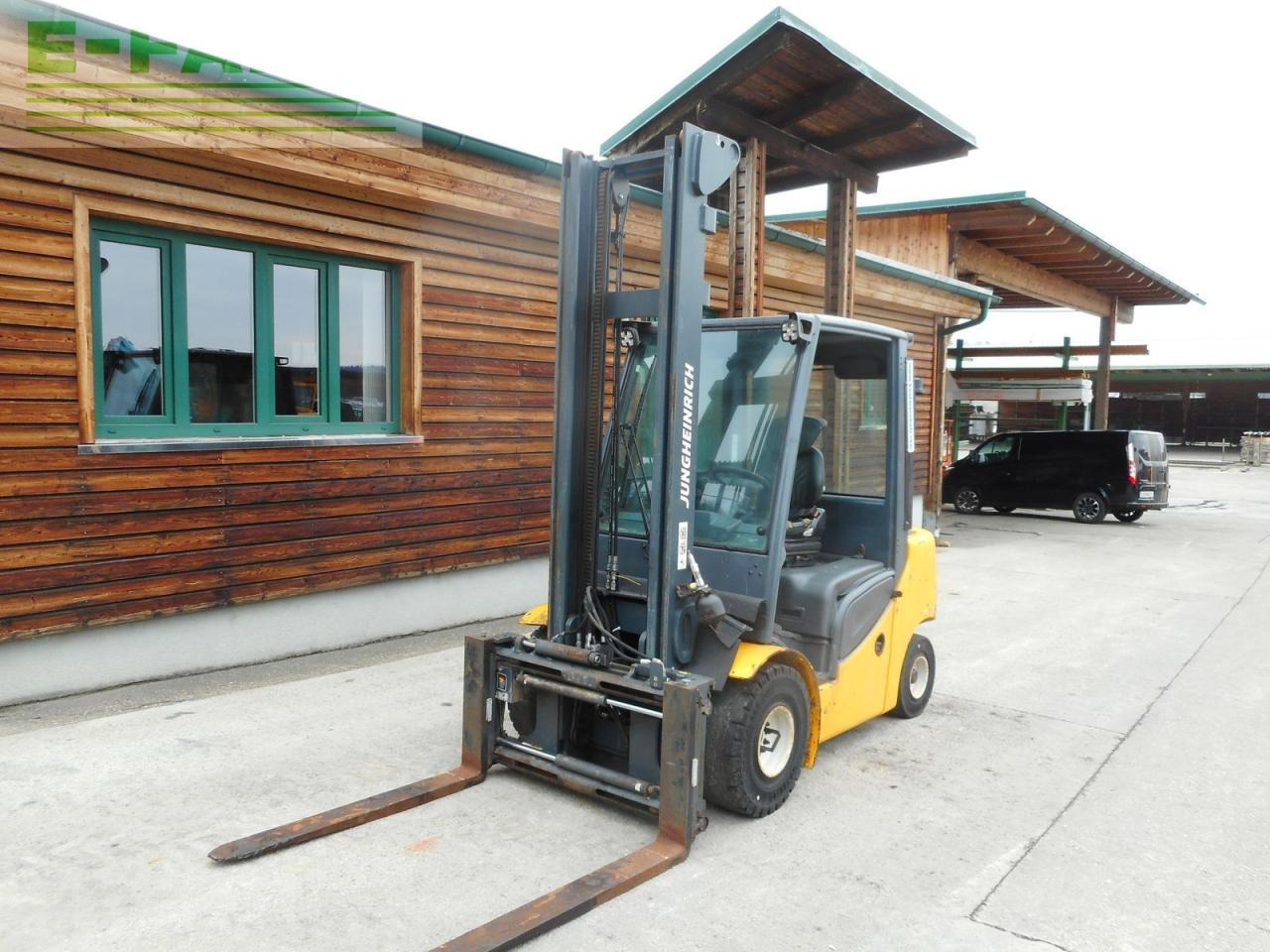 Jungheinrich dfg 430s mit seitenschieber und zinkenverstellun - Viličar: slika Jungheinrich dfg 430s mit seitenschieber und zinkenverstellun - Viličar Jungheinrich dfg 430s mit seitenschieber und zinkenverstellun - Viličar: slika Jungheinrich dfg 430s mit seitenschieber und zinkenverstellun - Viličar