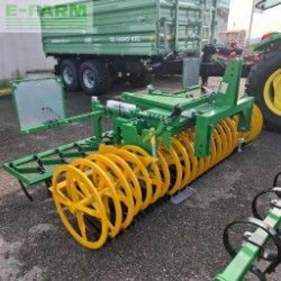 Kerner Frontpacker mit Messeregge - Tanjurača: slika Kerner Frontpacker mit Messeregge - Tanjurača Kerner Frontpacker mit Messeregge - Tanjurača: slika Kerner Frontpacker mit Messeregge - Tanjurača