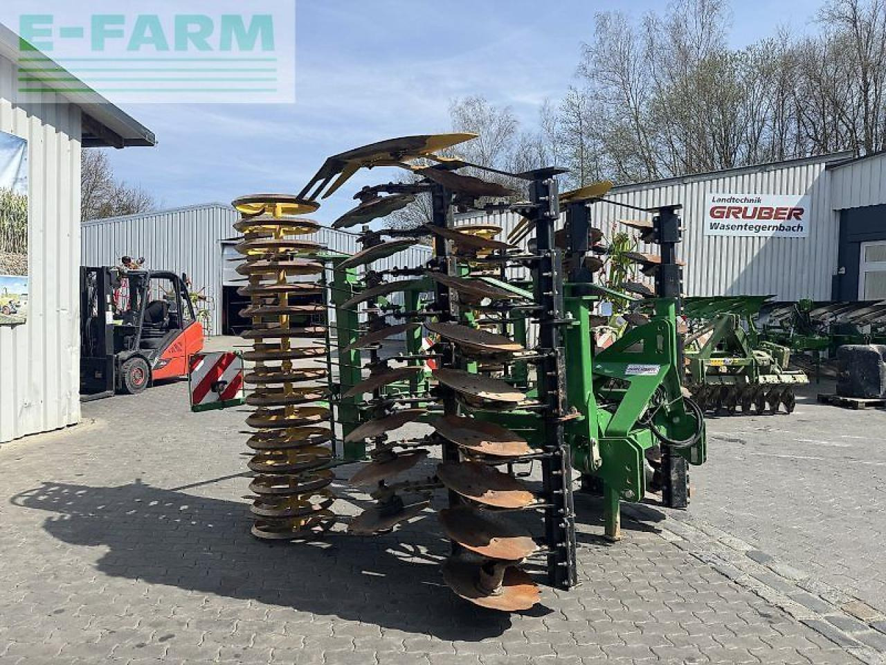 Kerner helix h 450 - Tanjurača: slika Kerner helix h 450 - Tanjurača Kerner helix h 450 - Tanjurača: slika Kerner helix h 450 - Tanjurača