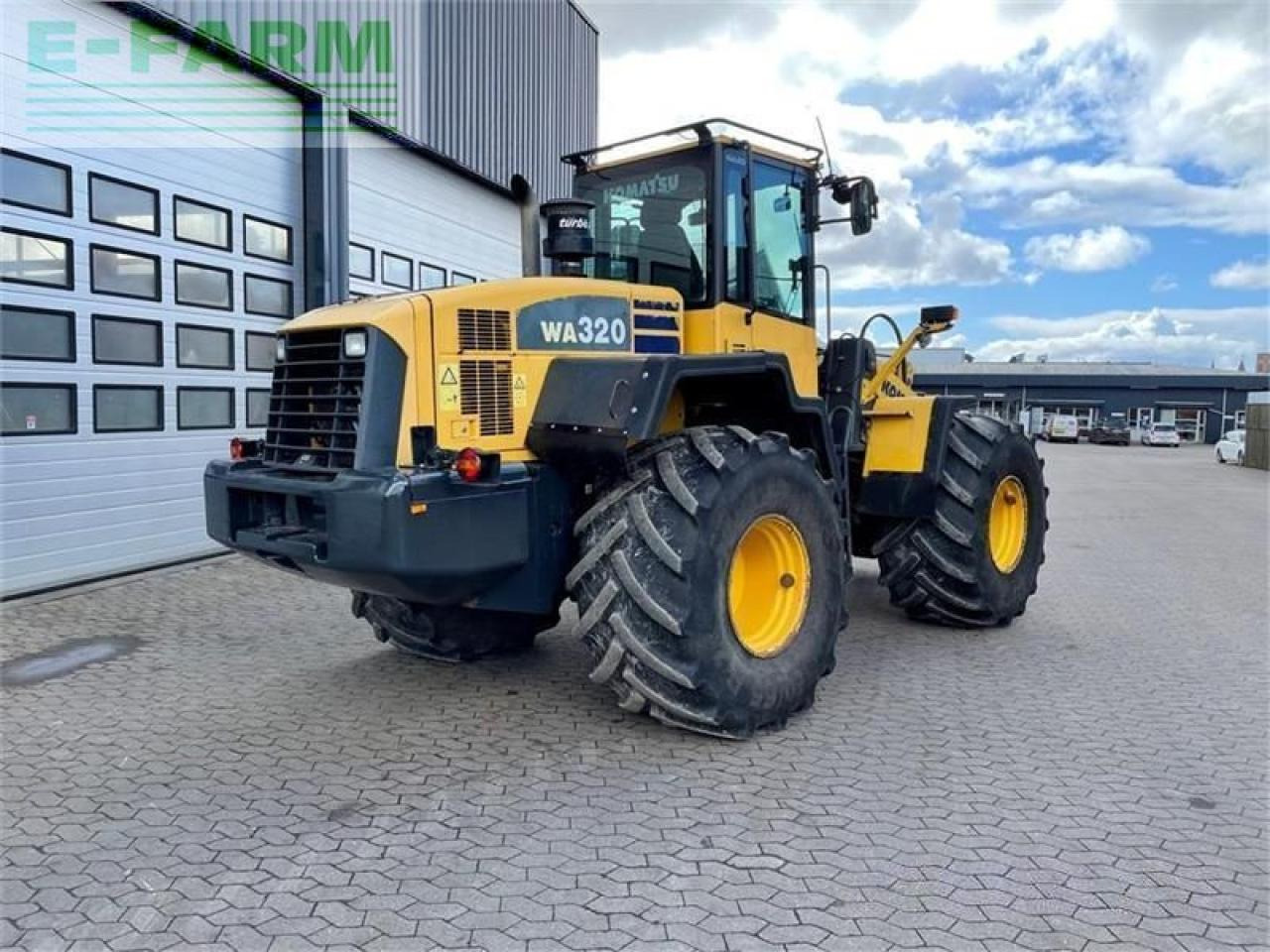 Komatsu wa320-5 - Mini bager: slika Komatsu wa320-5 - Mini bager Komatsu wa320-5 - Mini bager: slika Komatsu wa320-5 - Mini bager