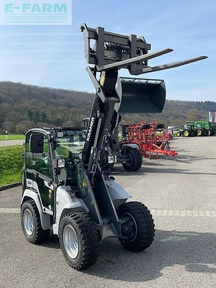 Kramer kl 12.5 - Mini bager: slika Kramer kl 12.5 - Mini bager Kramer kl 12.5 - Mini bager: slika Kramer kl 12.5 - Mini bager