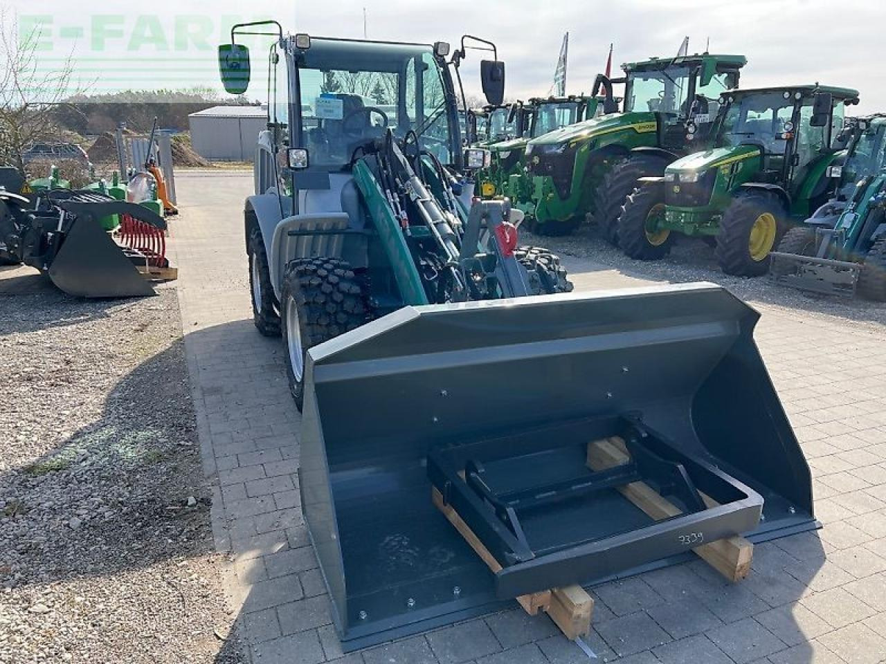 Kramer kl43.8l - Mini bager: slika Kramer kl43.8l - Mini bager Kramer kl43.8l - Mini bager: slika Kramer kl43.8l - Mini bager