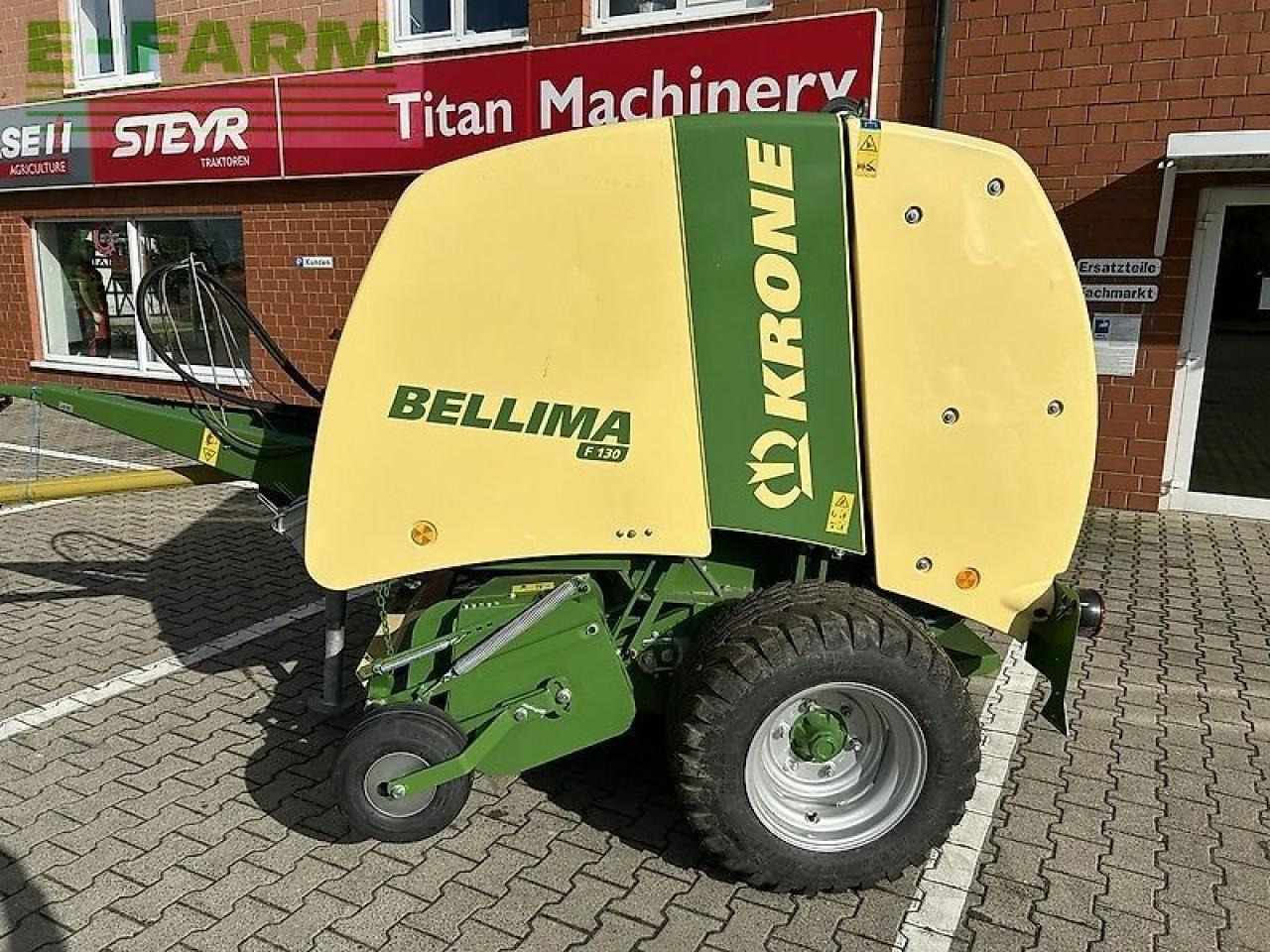 Krone bellima f 130 - Kvadratna balirka: slika Krone bellima f 130 - Kvadratna balirka Krone bellima f 130 - Kvadratna balirka: slika Krone bellima f 130 - Kvadratna balirka