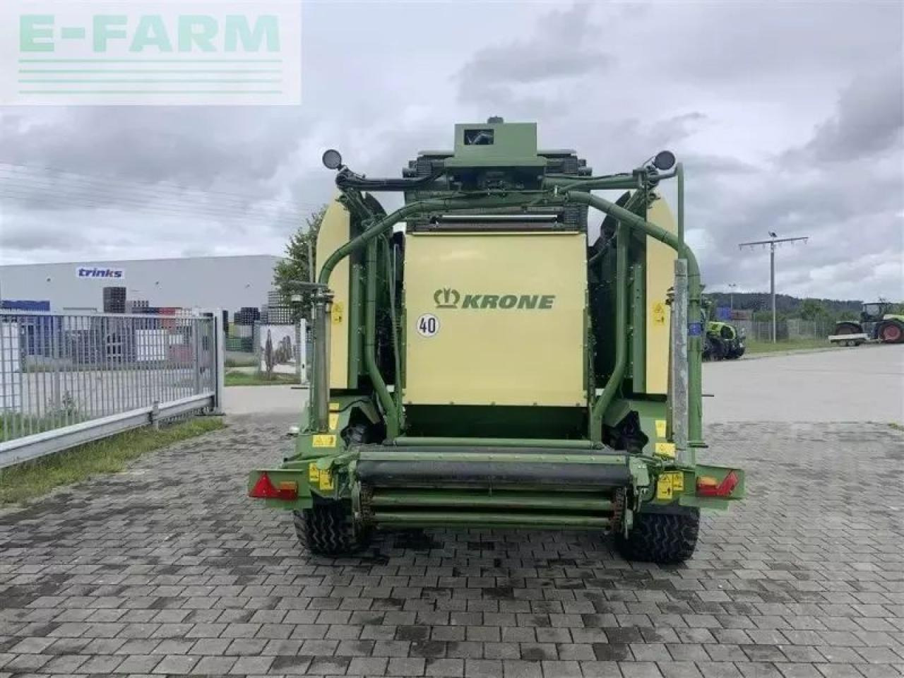 Krone comprima cf 155 xc - Kvadratna balirka: slika Krone comprima cf 155 xc - Kvadratna balirka Krone comprima cf 155 xc - Kvadratna balirka: slika Krone comprima cf 155 xc - Kvadratna balirka