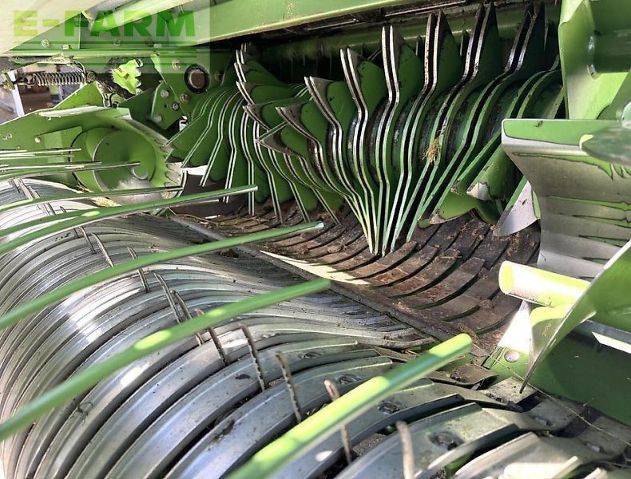 Krone comprima f 125 xc - Kvadratna balirka: slika Krone comprima f 125 xc - Kvadratna balirka Krone comprima f 125 xc - Kvadratna balirka: slika Krone comprima f 125 xc - Kvadratna balirka