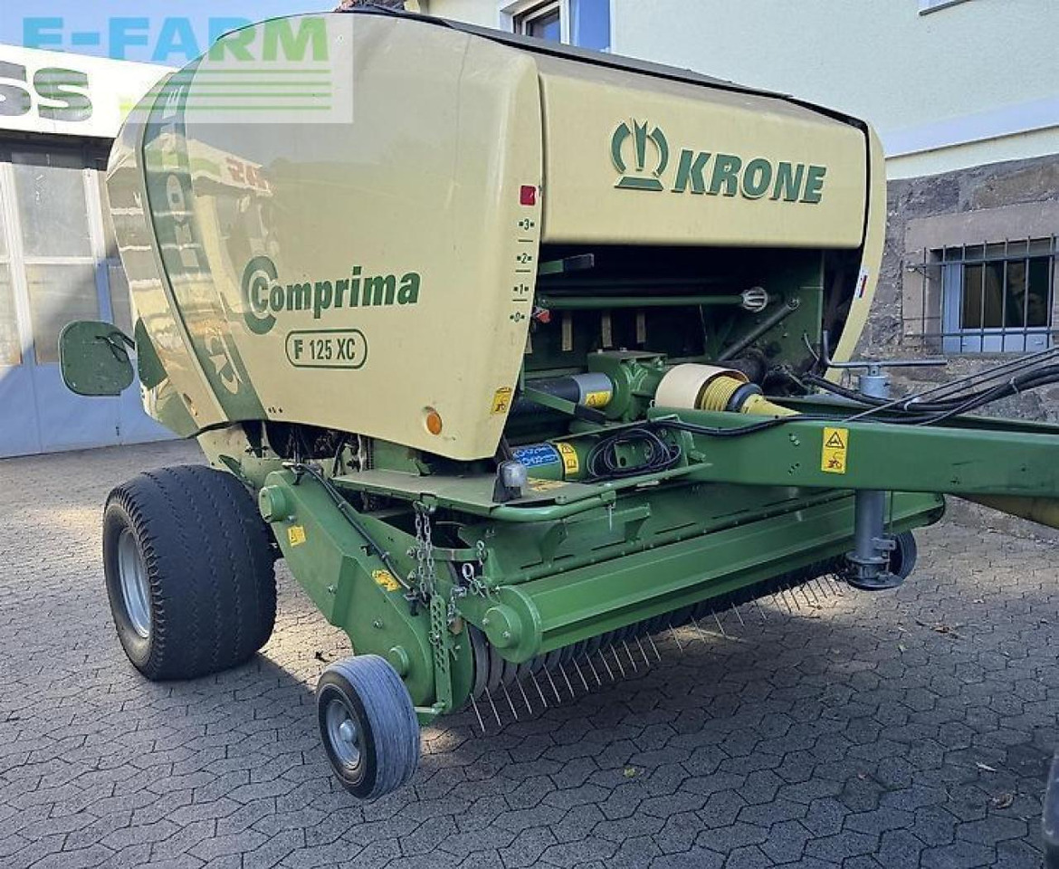 Krone comprima f 125 xc - Kvadratna balirka: slika Krone comprima f 125 xc - Kvadratna balirka Krone comprima f 125 xc - Kvadratna balirka: slika Krone comprima f 125 xc - Kvadratna balirka
