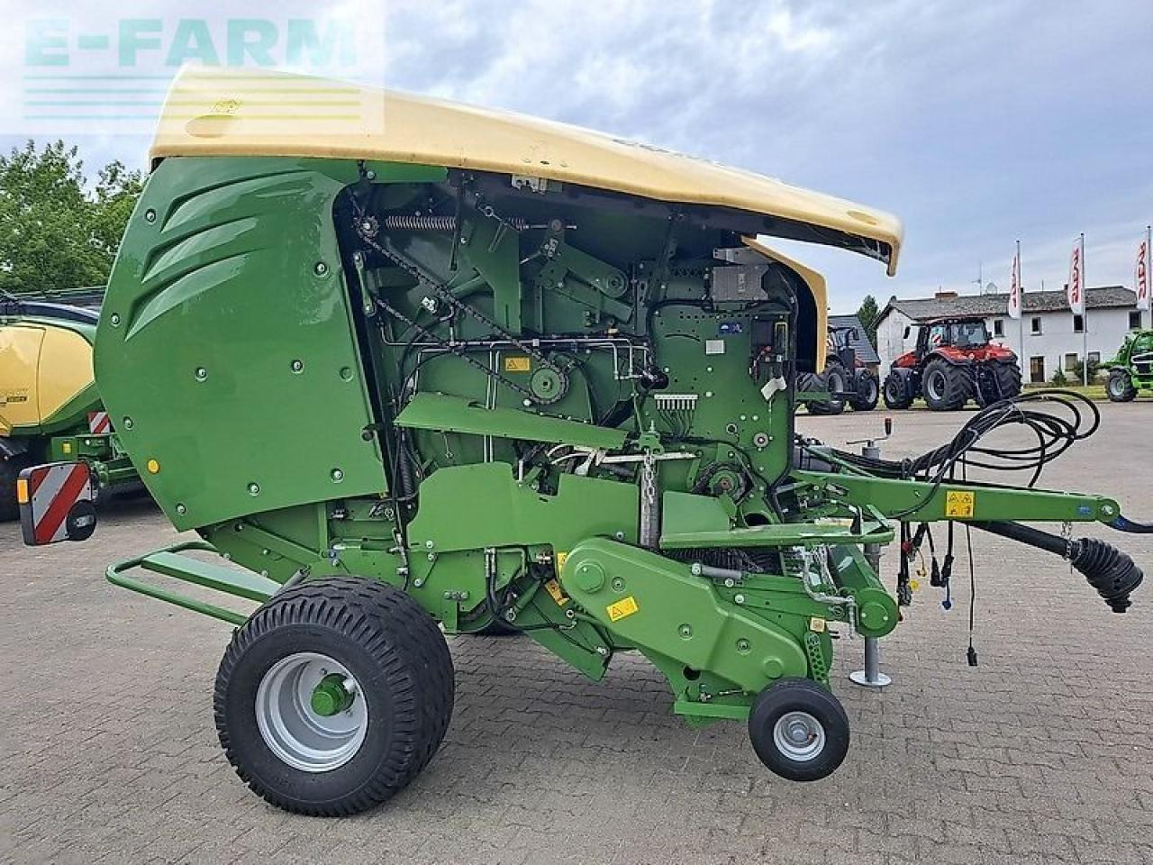 Krone comprima v 150 - Kvadratna balirka: slika Krone comprima v 150 - Kvadratna balirka Krone comprima v 150 - Kvadratna balirka: slika Krone comprima v 150 - Kvadratna balirka
