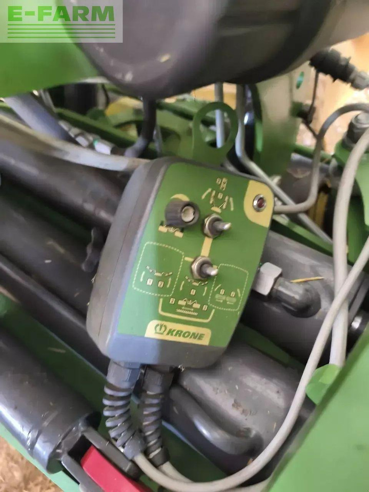 Krone easy cut b 950 - Kosilica: slika Krone easy cut b 950 - Kosilica Krone easy cut b 950 - Kosilica: slika Krone easy cut b 950 - Kosilica