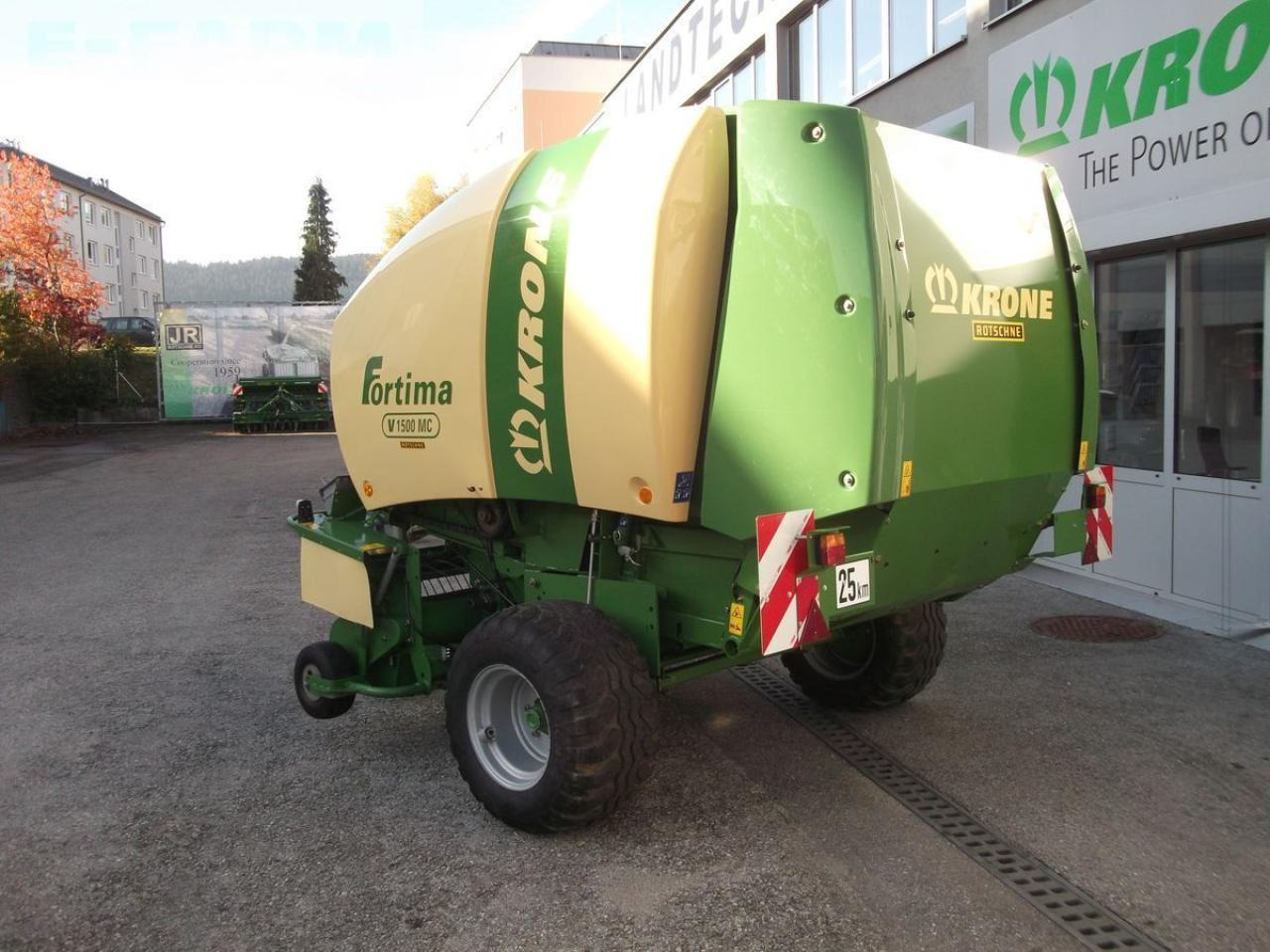 Krone fortima v 1500 multi cut - Kvadratna balirka: slika Krone fortima v 1500 multi cut - Kvadratna balirka Krone fortima v 1500 multi cut - Kvadratna balirka: slika Krone fortima v 1500 multi cut - Kvadratna balirka