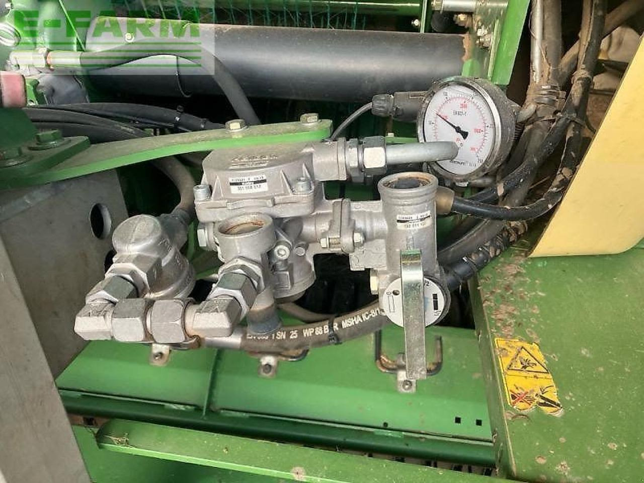 Krone gebr. comprima cv150xc presse - Kvadratna balirka: slika Krone gebr. comprima cv150xc presse - Kvadratna balirka Krone gebr. comprima cv150xc presse - Kvadratna balirka: slika Krone gebr. comprima cv150xc presse - Kvadratna balirka