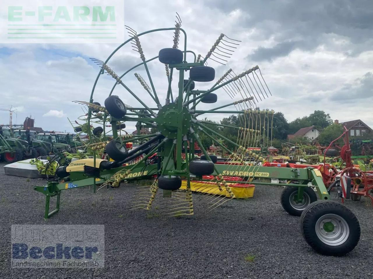 Krone schwadro tc 880 - Prevrtač sijena/ Grabulje: slika Krone schwadro tc 880 - Prevrtač sijena/ Grabulje Krone schwadro tc 880 - Prevrtač sijena/ Grabulje: slika Krone schwadro tc 880 - Prevrtač sijena/ Grabulje