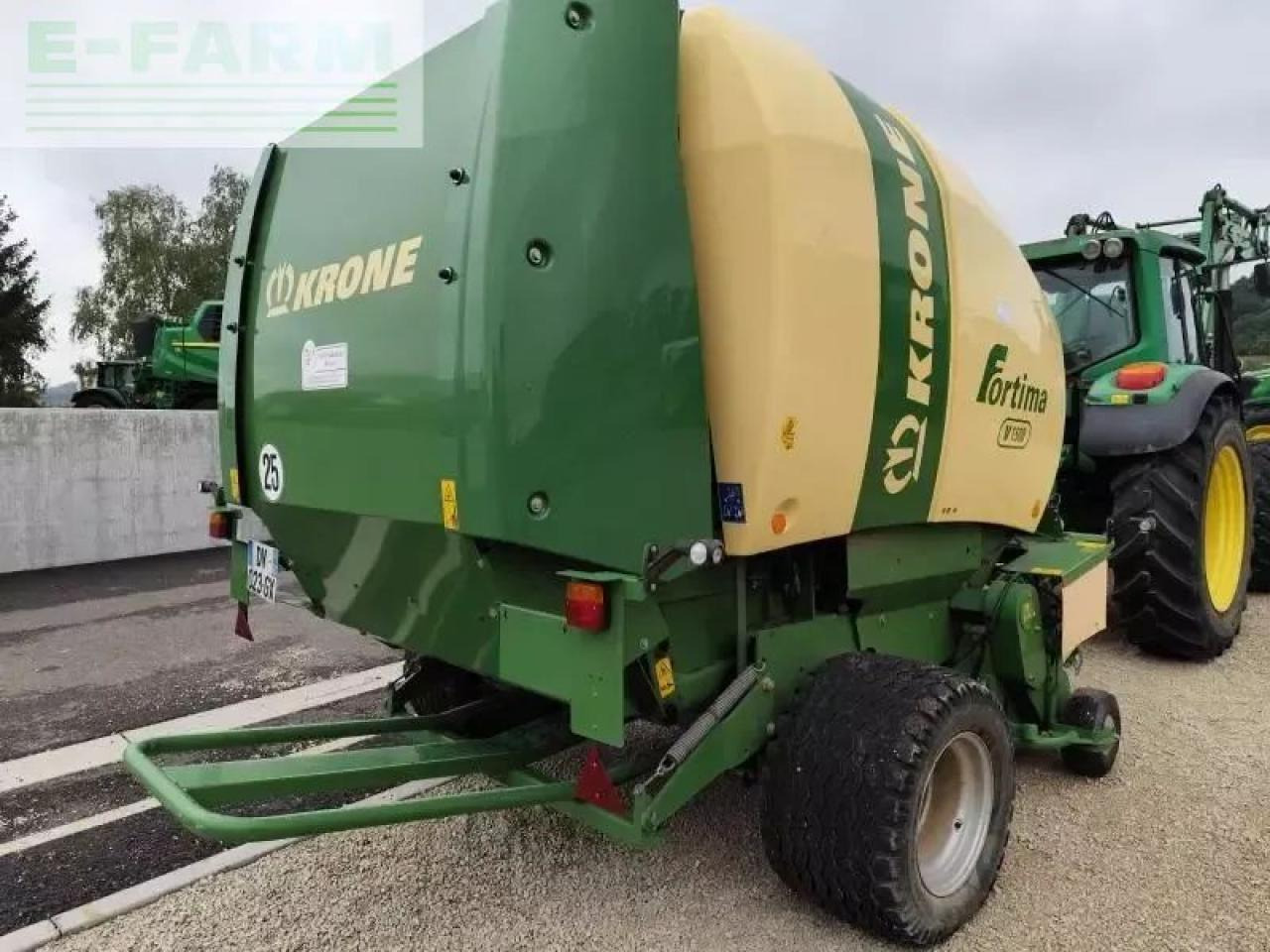 Krone v 1500 - Kvadratna balirka: slika Krone v 1500 - Kvadratna balirka Krone v 1500 - Kvadratna balirka: slika Krone v 1500 - Kvadratna balirka