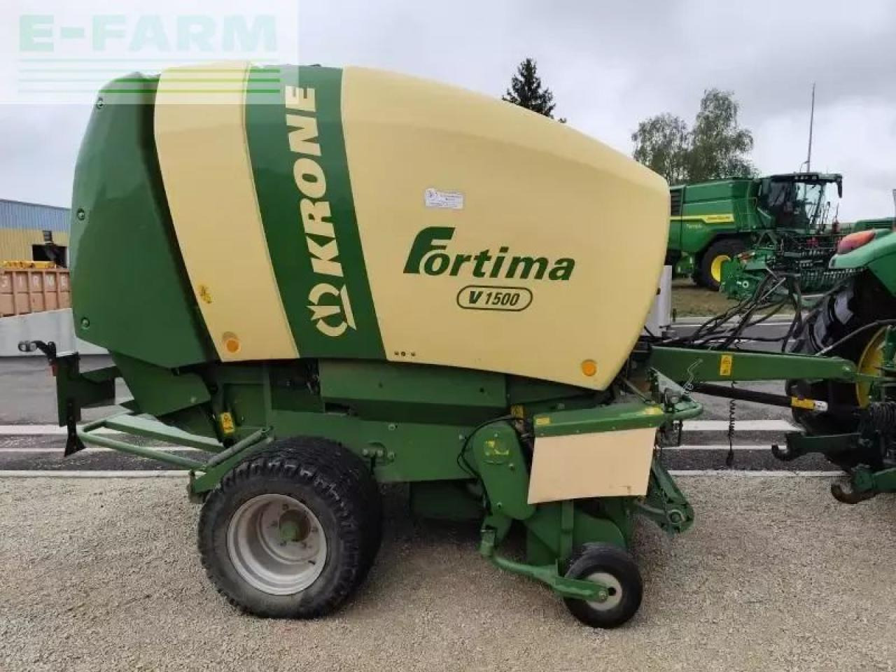Krone v 1500 - Kvadratna balirka: slika Krone v 1500 - Kvadratna balirka Krone v 1500 - Kvadratna balirka: slika Krone v 1500 - Kvadratna balirka