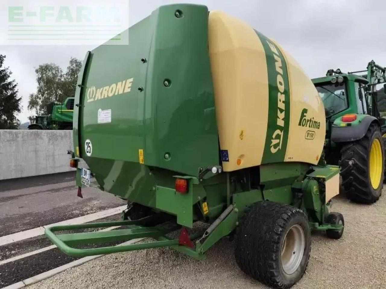 Krone v 1500 - Kvadratna balirka: slika Krone v 1500 - Kvadratna balirka Krone v 1500 - Kvadratna balirka: slika Krone v 1500 - Kvadratna balirka