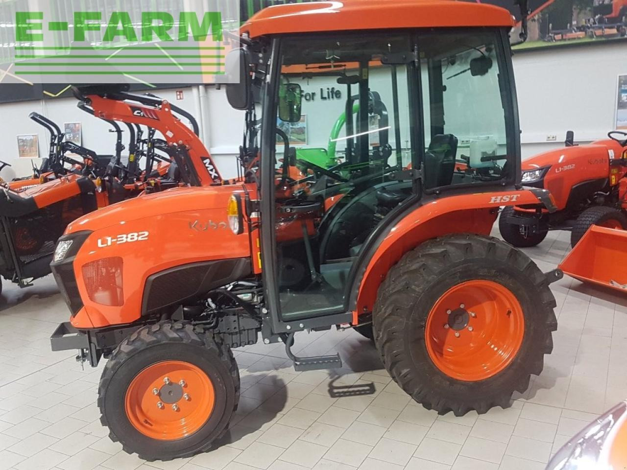 Kubota l1-382 h - Traktor: slika Kubota l1-382 h - Traktor Kubota l1-382 h - Traktor: slika Kubota l1-382 h - Traktor
