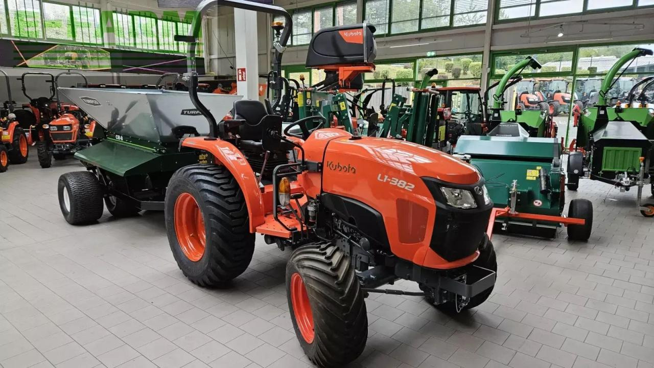 Kubota l1-382 hst - Traktor: slika Kubota l1-382 hst - Traktor Kubota l1-382 hst - Traktor: slika Kubota l1-382 hst - Traktor