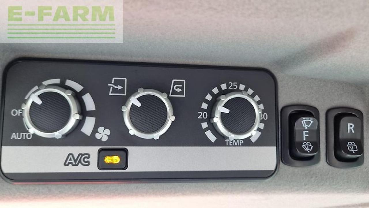 Traktor Kubota l2-452 h cab vorführmaschine: slika Traktor Kubota l2-452 h cab vorführmaschine