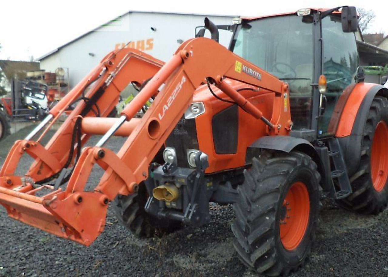 Kubota m135-17 gx 2 - Traktor: slika Kubota m135-17 gx 2 - Traktor Kubota m135-17 gx 2 - Traktor: slika Kubota m135-17 gx 2 - Traktor