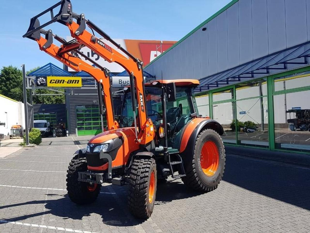 Kubota m4-073 cab 36x36 - Traktor: slika Kubota m4-073 cab 36x36 - Traktor Kubota m4-073 cab 36x36 - Traktor: slika Kubota m4-073 cab 36x36 - Traktor