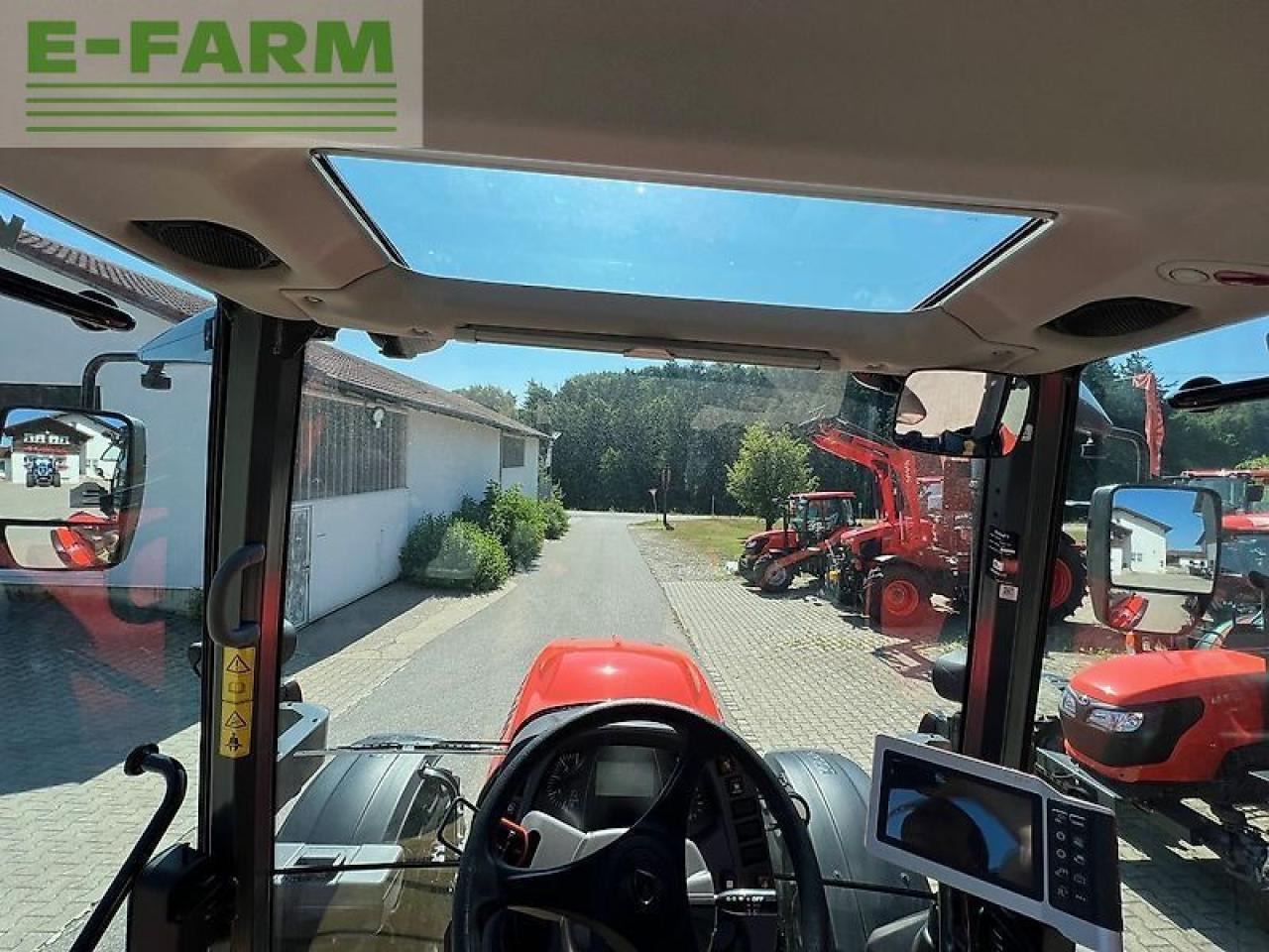 Kubota m6132 - Traktor: slika Kubota m6132 - Traktor Kubota m6132 - Traktor: slika Kubota m6132 - Traktor