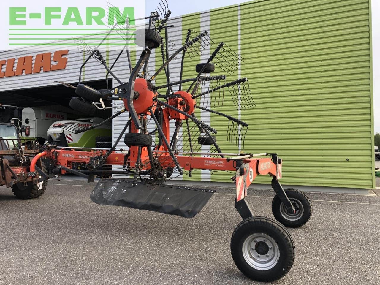 Kubota ra 2072 - Prevrtač sijena/ Grabulje: slika Kubota ra 2072 - Prevrtač sijena/ Grabulje Kubota ra 2072 - Prevrtač sijena/ Grabulje: slika Kubota ra 2072 - Prevrtač sijena/ Grabulje