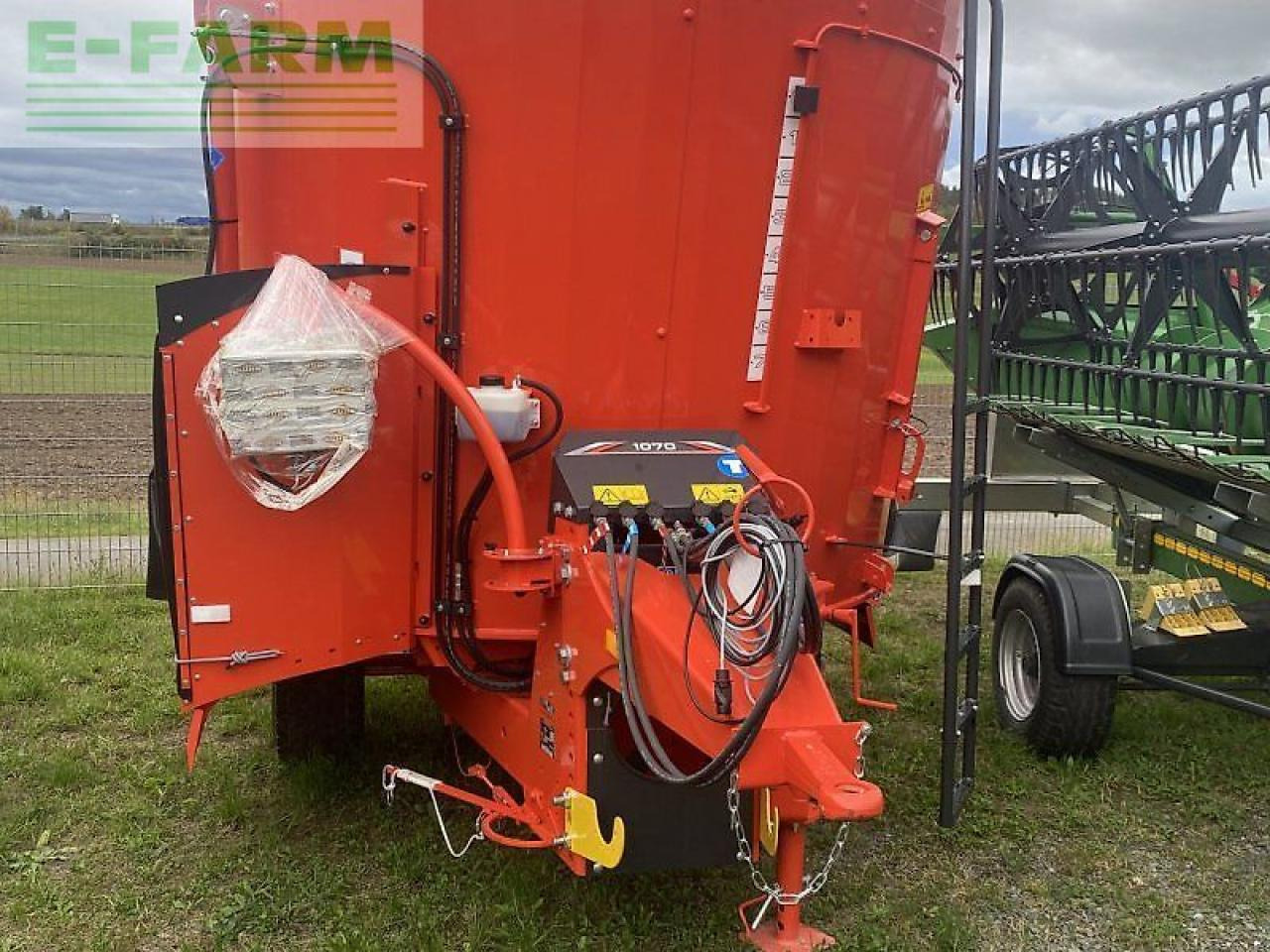 Kuhn 1070 euromix - Oprema za stoku: slika Kuhn 1070 euromix - Oprema za stoku Kuhn 1070 euromix - Oprema za stoku: slika Kuhn 1070 euromix - Oprema za stoku