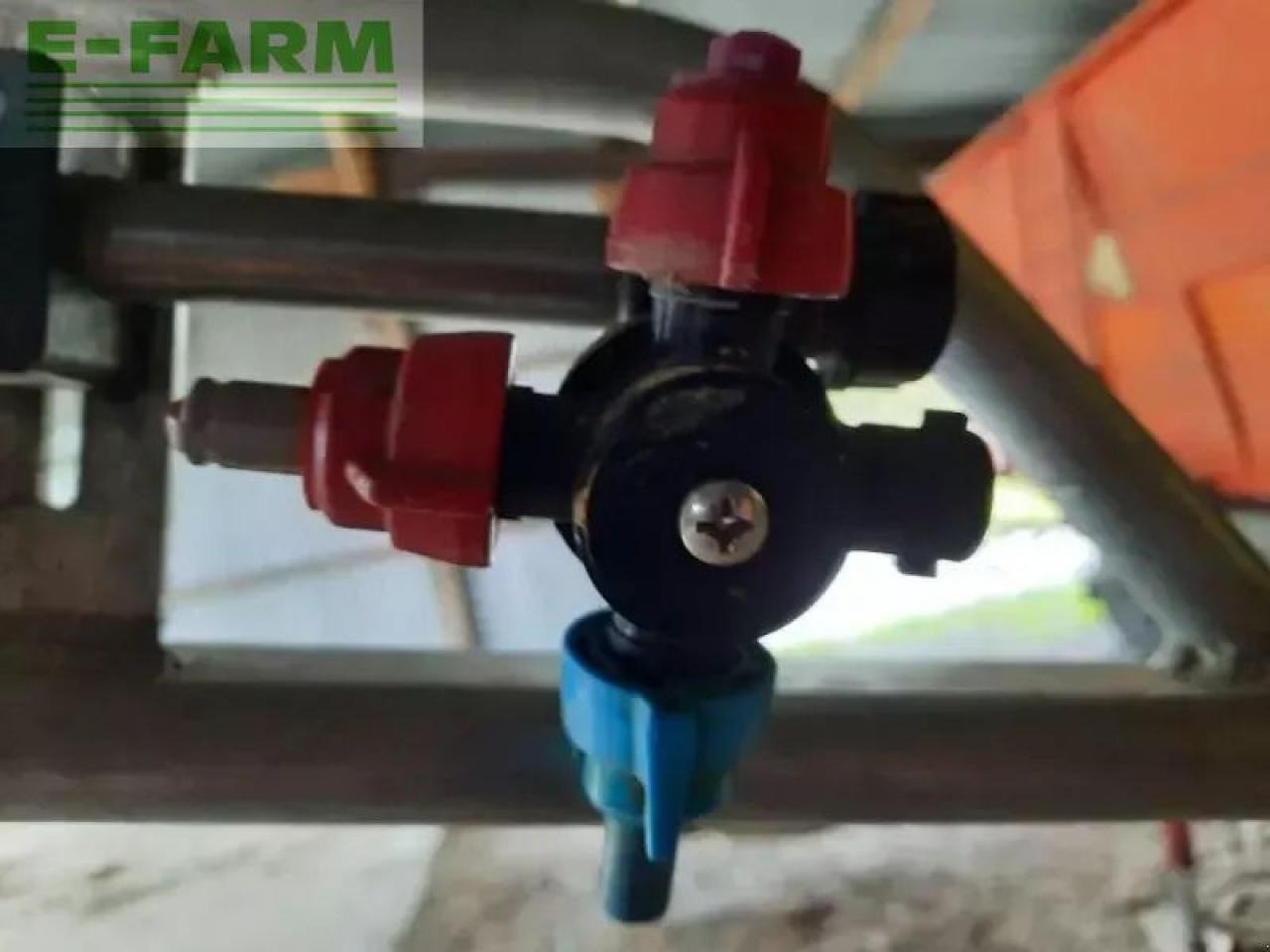 Kuhn atlantique3200 - Vučena prskalica: slika Kuhn atlantique3200 - Vučena prskalica Kuhn atlantique3200 - Vučena prskalica: slika Kuhn atlantique3200 - Vučena prskalica