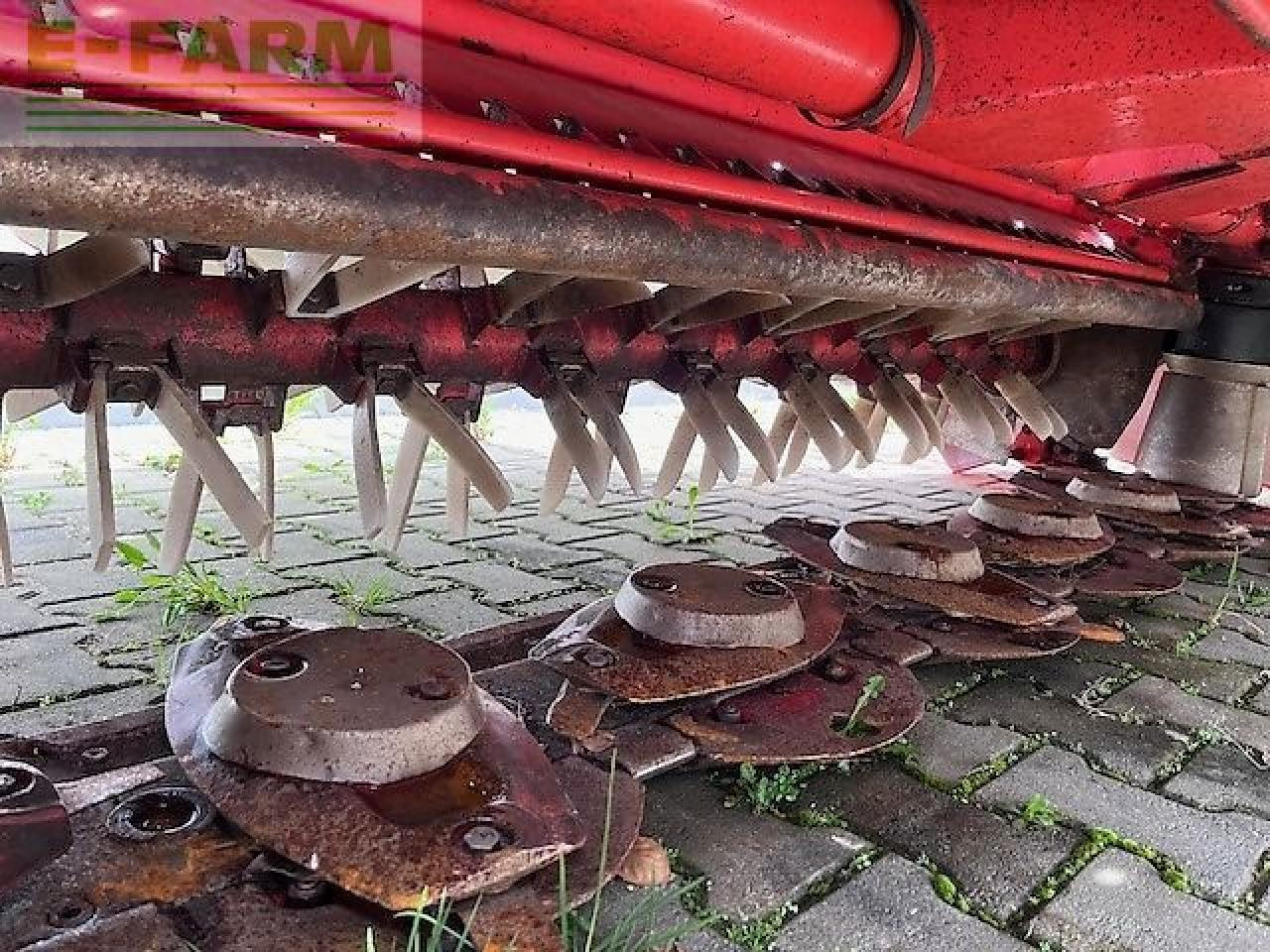 Kuhn fc 813 - Kosilica: slika Kuhn fc 813 - Kosilica Kuhn fc 813 - Kosilica: slika Kuhn fc 813 - Kosilica