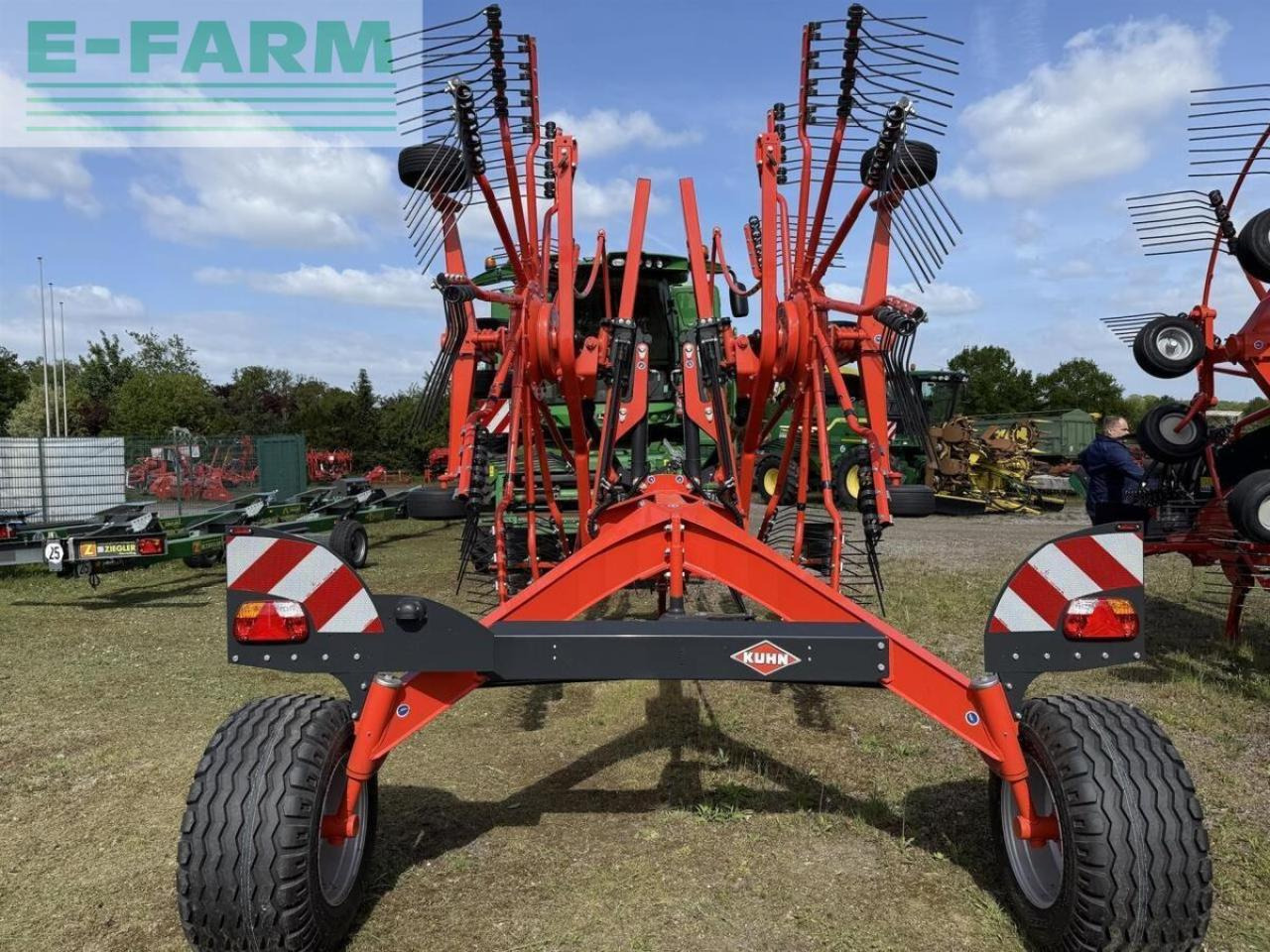 Kuhn ga8131 - Prevrtač sijena/ Grabulje: slika Kuhn ga8131 - Prevrtač sijena/ Grabulje Kuhn ga8131 - Prevrtač sijena/ Grabulje: slika Kuhn ga8131 - Prevrtač sijena/ Grabulje