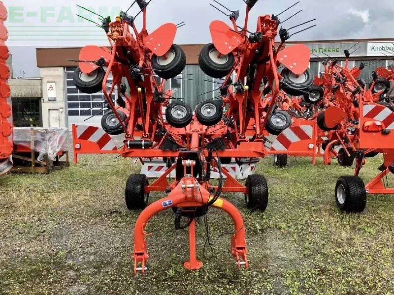 Kuhn gf 10803 t - Prevrtač sijena/ Grabulje: slika Kuhn gf 10803 t - Prevrtač sijena/ Grabulje Kuhn gf 10803 t - Prevrtač sijena/ Grabulje: slika Kuhn gf 10803 t - Prevrtač sijena/ Grabulje