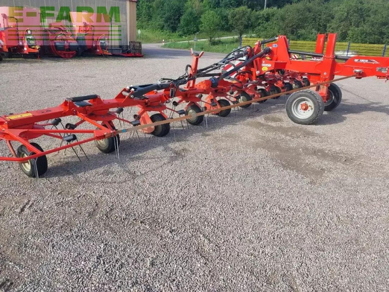 Kuhn gf13012 - Prevrtač sijena/ Grabulje: slika Kuhn gf13012 - Prevrtač sijena/ Grabulje Kuhn gf13012 - Prevrtač sijena/ Grabulje: slika Kuhn gf13012 - Prevrtač sijena/ Grabulje